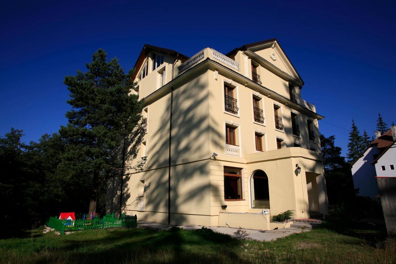 Hotel Art Montana Predeal Esterno foto